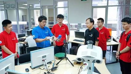 雙劍合璧，劍指喀山 記第45屆世界技能大賽網絡安全項目選手肖子彤與馮柱天